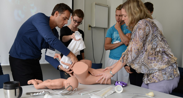 Un atelier sur les techniques d'accouchement
