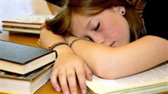 111028_vn5un_ado-sommeil-ecole_4