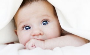 thinkstockphotos-bebe-yeux